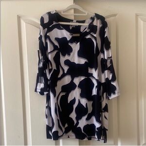 JM COLLECTION styling Black and White Women's Top. Size XXL